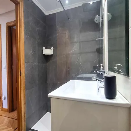 Saavedra Posada De Llanes